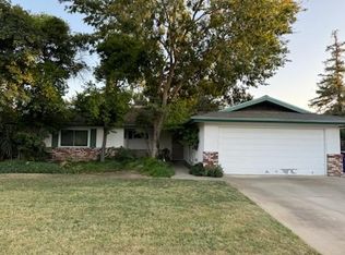 768 W Polson Ave, Clovis, CA