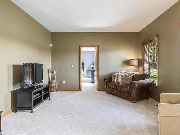 2nd image of 4645 Meadowgrove Dr