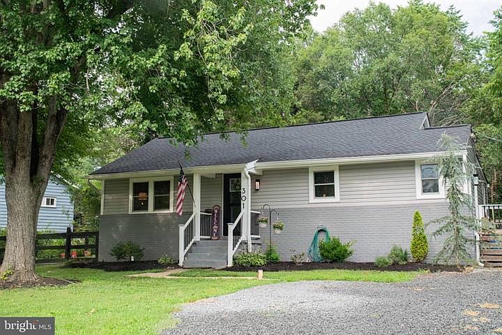 1st image of 301 N Duey Rd