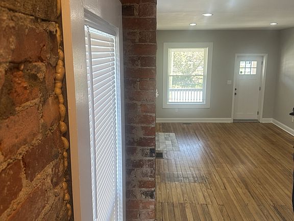 5th image of 431 Wilson Ave #2