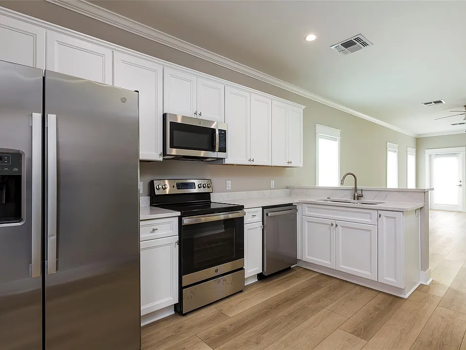 12 Evia Main St #2202