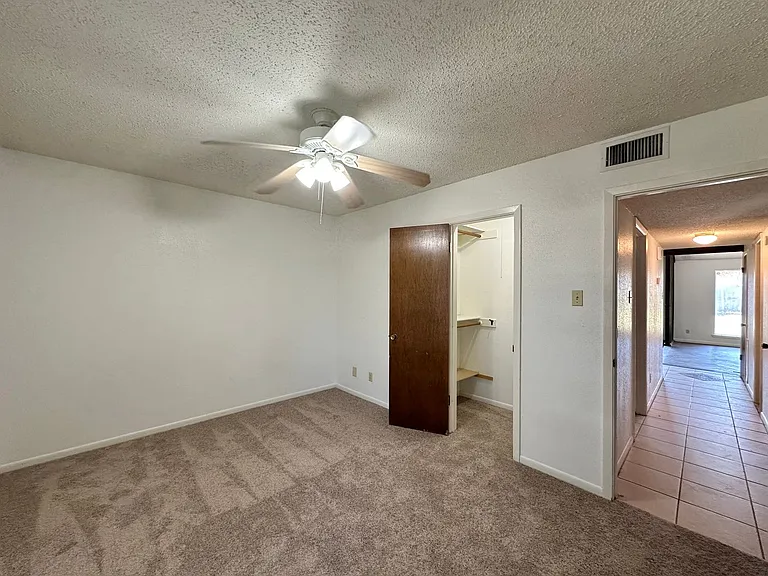 216 W Cardinal Ln — Photo 28