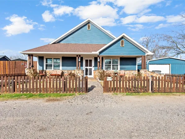 302 N Front St E, Savoy, TX 75479