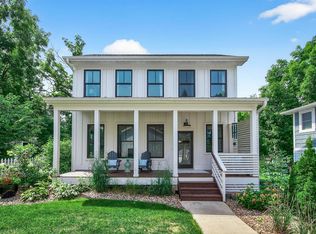 64 Juniper St, Mahtomedi, MN 55115