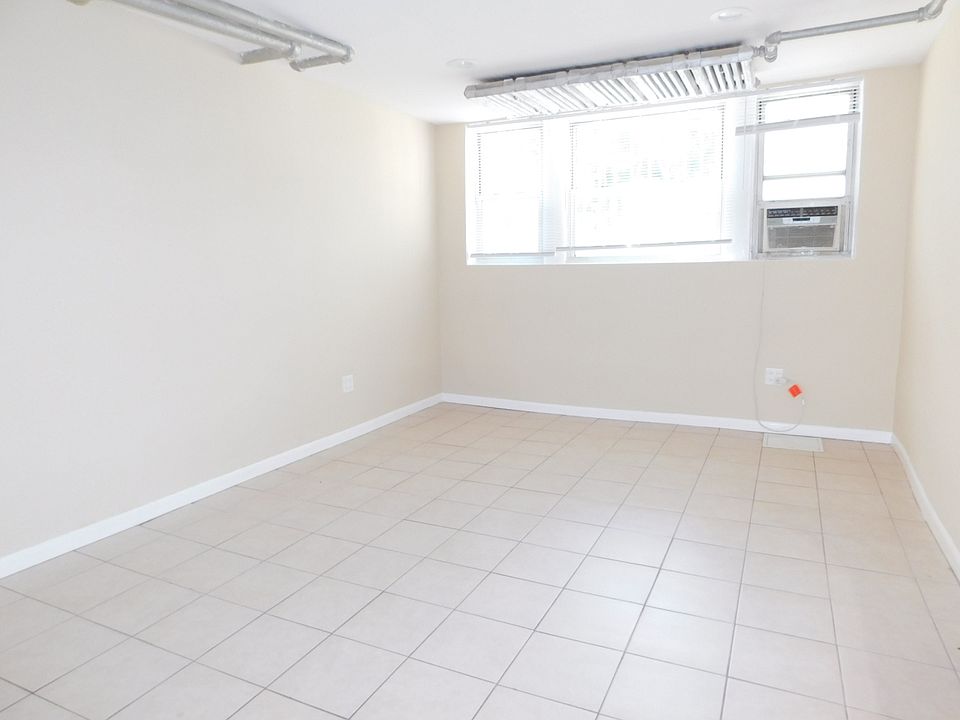 1st image of 1112 W Columbia Ave APT G
