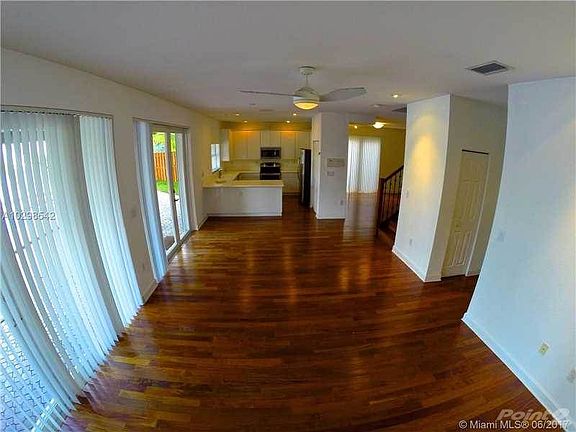 3rd image of 7130 NW 109th Ct