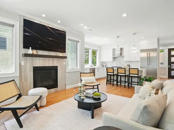 14 Princeton St Unit 14, Newton, MA 02458