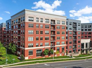 2960 Vaden Dr UNIT 2-312, Fairfax, VA 22031