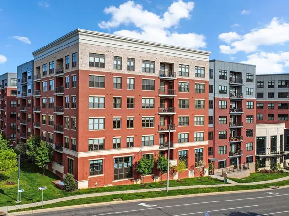 2960 Vaden Dr Unit 2-312, Fairfax, VA 22031