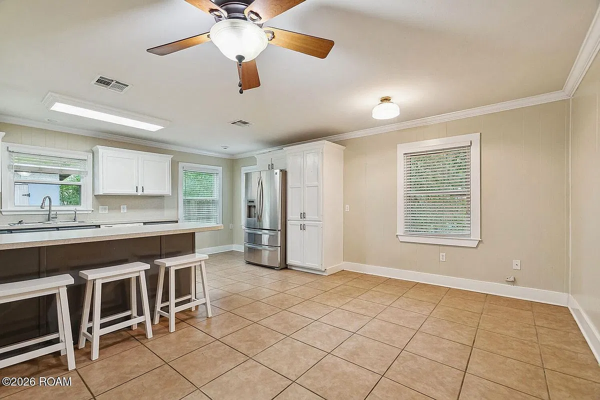 4 bed, 2.0 bath, 1482 sqft, $2,200 — Photo 4