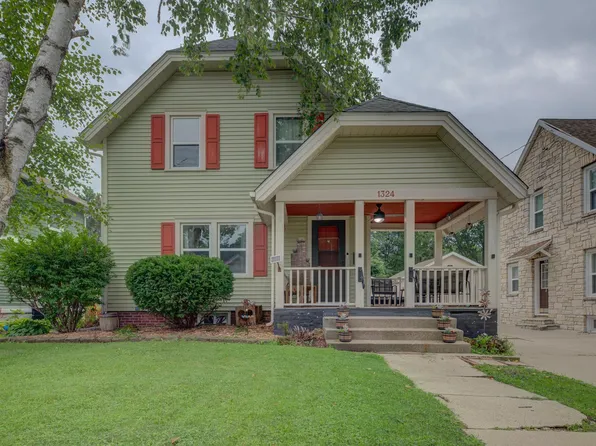 1324 Ruger Ave, Janesville, WI 53545