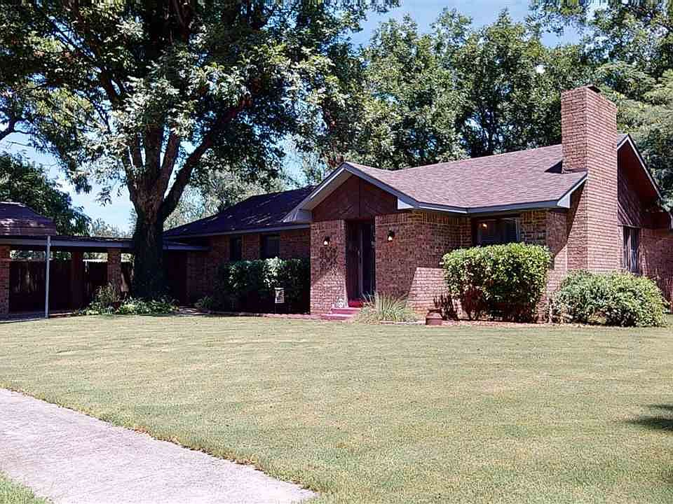 1st image of 905 N Carr Ave