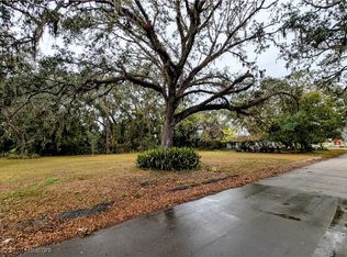 Avon St, Bowling Green, FL 33834