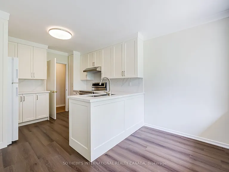 25 Abinger Cres — Photo 14
