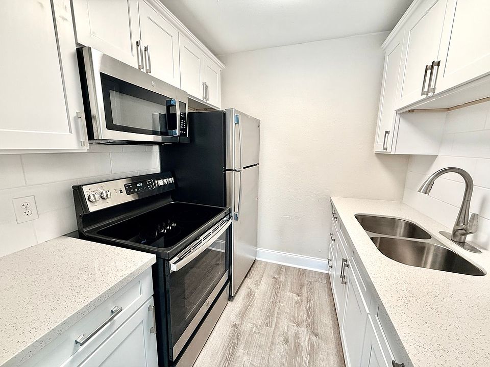 1st image of 314 West Dr #105
