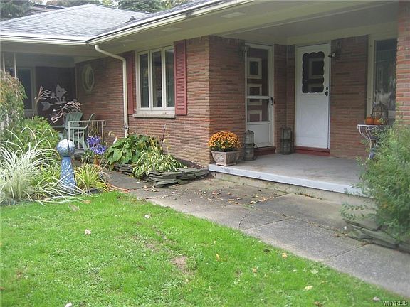4th image of 35 Wallace Dr