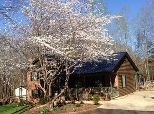 1098 Maple Dr, Newton, NC 28658