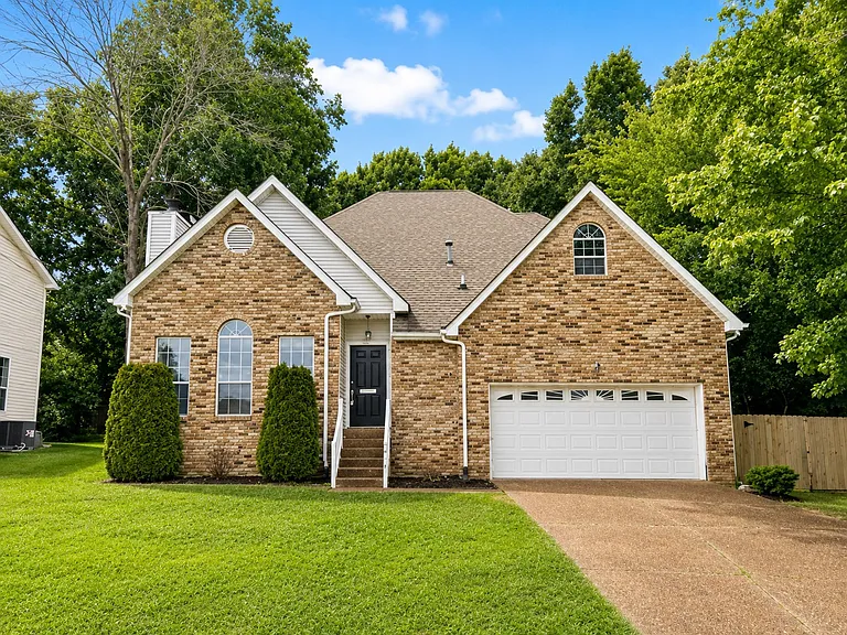 3016 Brantley Dr — Photo 1