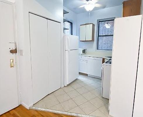 2nd image of 103 W 80th St #4R