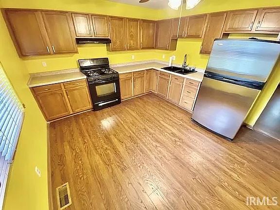 3rd image of 426 S Morton Ave