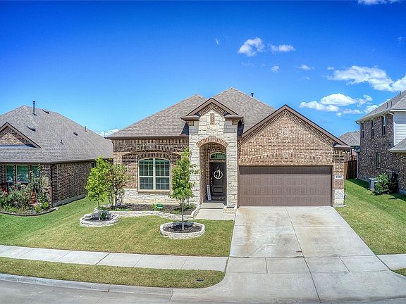 2nd image of 5822 Melville Ln