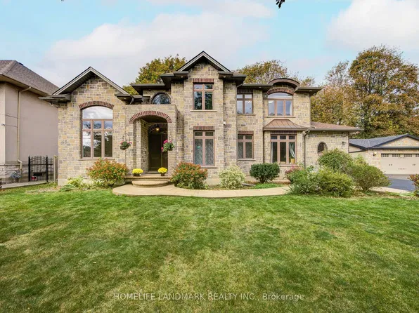 668 Garth St, Hamilton, ON L9C 4K2