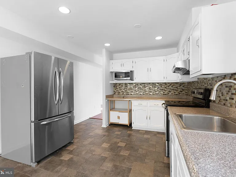 2636 E Side Dr — Photo 10