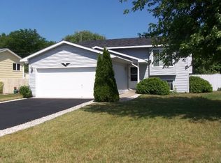 1145 Polk St S, Shakopee, MN 55379