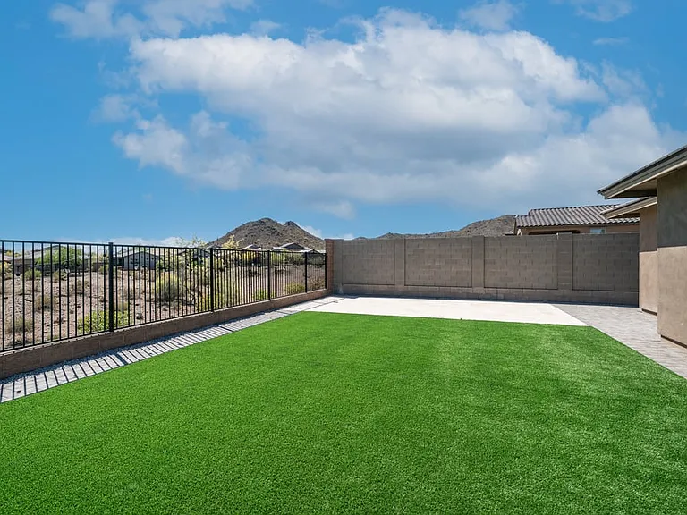 13303 W Eagle Feather Rd — Photo 26
