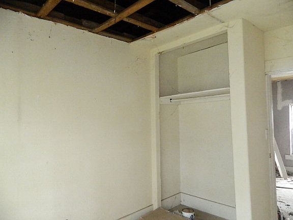 5th image of 33 Pandana St