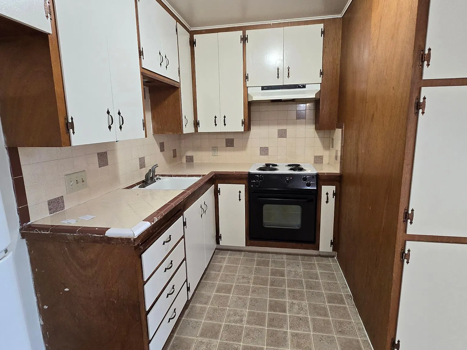 1 bed, $1,050 — Photo 3