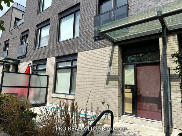 4020 Parkside Village Dr #9, Mississauga, ON L5B 0K2
