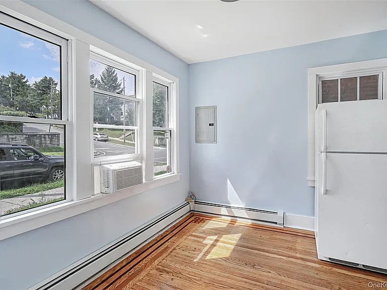 492 Liberty St — Photo 27