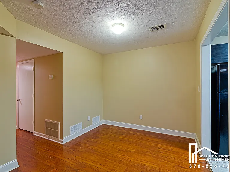 1808 Augusta Dr — Photo 5