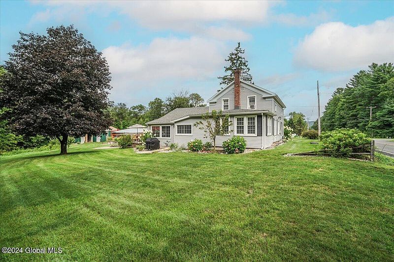 2nd image of 150 Northern Pines Road