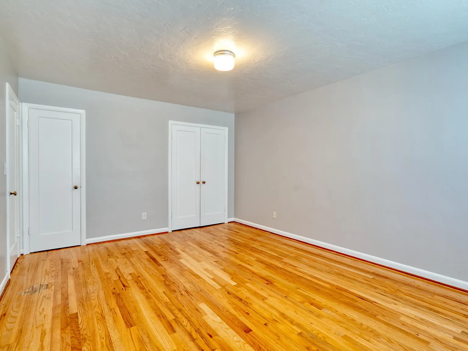 1 bed, 945 sqft, $2,048 — Photo 4