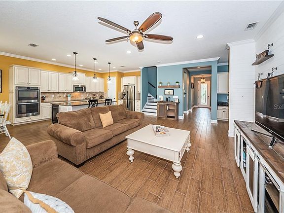 4th image of 1063 Sylvia Ln