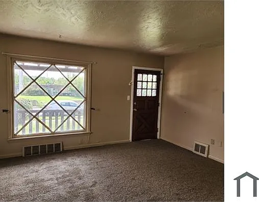 2 bed, $1,000 — Photo 2