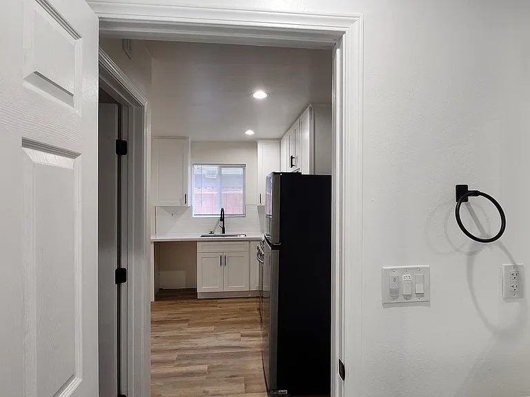 208 E 84th St #1/4 — Photo 8