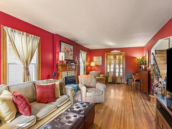 4th image of 31 Binns Blvd