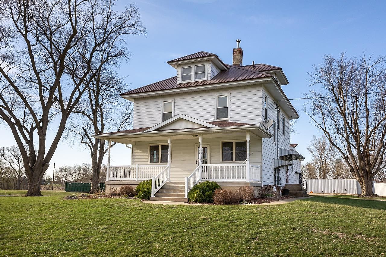 1304 5th Ave NE, Dyersville, IA 52040 Zillow