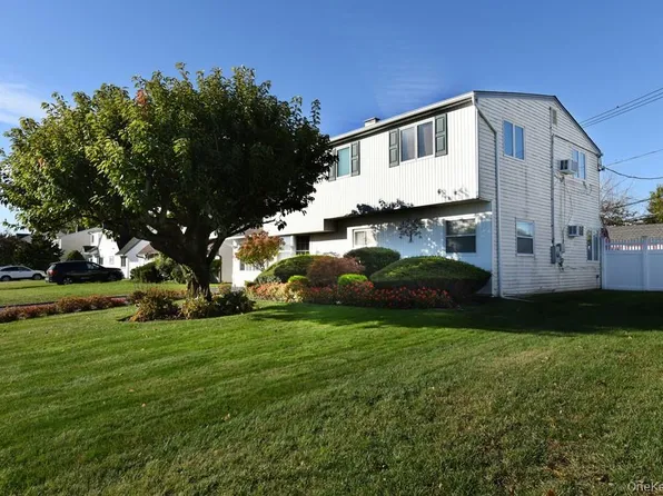 444 Division Avenue, Hicksville, NY 11801