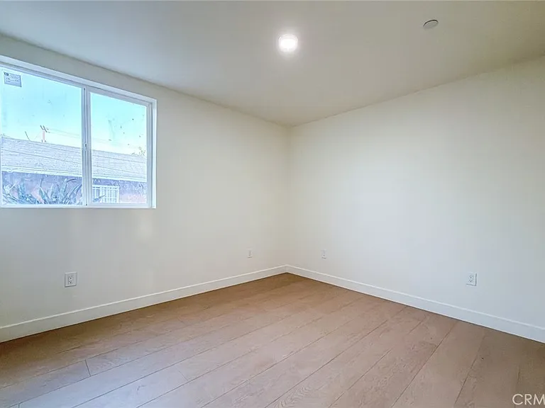 2120 E 92nd St — Photo 17