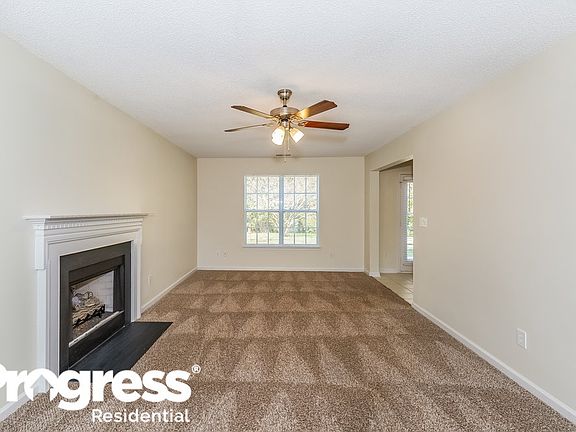 3rd image of 12527 Autumn Blaze Dr
