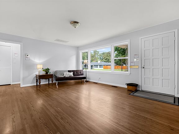 3rd image of 5173 S Troost Ave