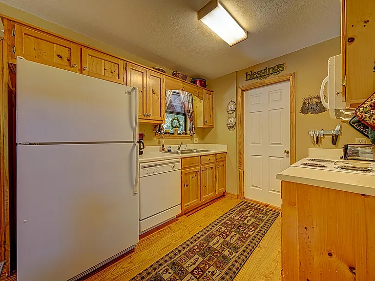 738 Laurel Hill Rd — Photo 9