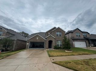 8628 Spindletop Dr, Fort Worth, TX 76120