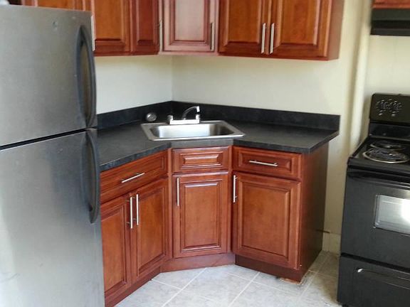 4th image of 1092 President St APT 43