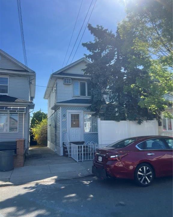 1st image of 1565 E 49th St