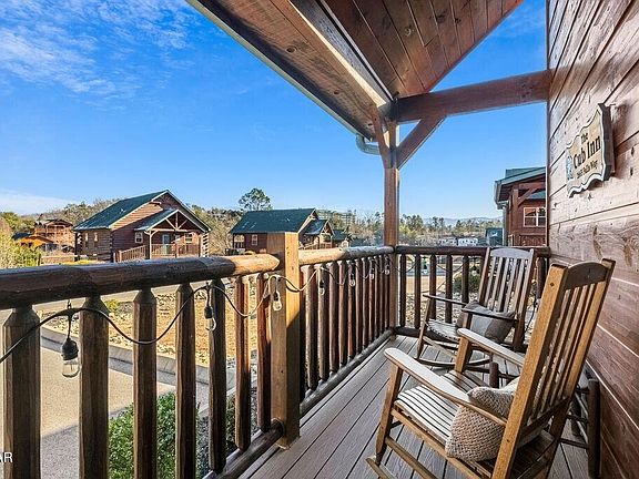 4th image of 1663 Falls Way